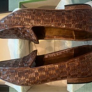 Beautiful Sesto Meucii Italian woven loafers size 10